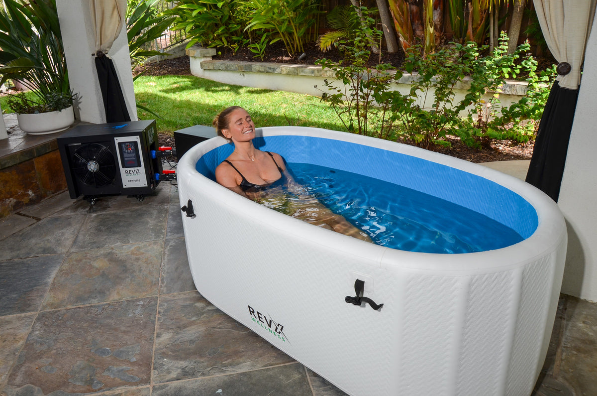 RevX Inflatable Tub Deluxe with Insulated Lid