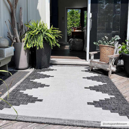 Hauteloom Djugun Polypropylene Indoor/Outdoor Area Rug