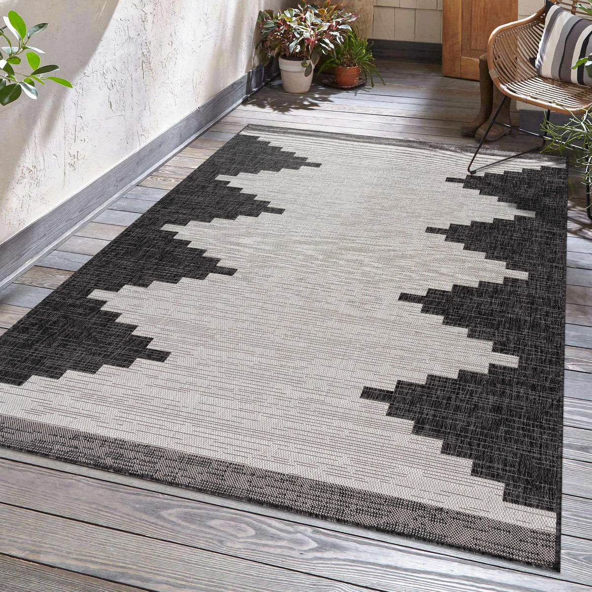 Hauteloom Djugun Polypropylene Indoor/Outdoor Area Rug